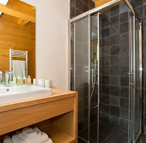 Isabelle Mountain 5 Star 5 Bedroom En Sauna Jacuzzi Chalet *